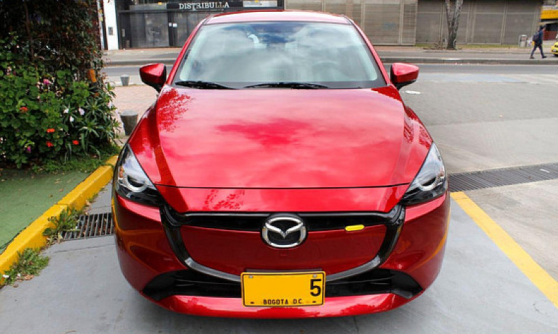 Mazda 2 Touring Seda...