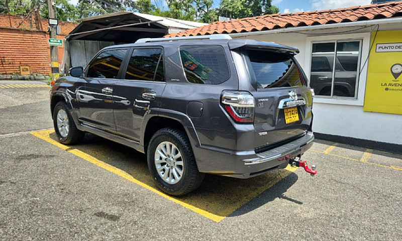 Toyota 4Runner 4.0 L...