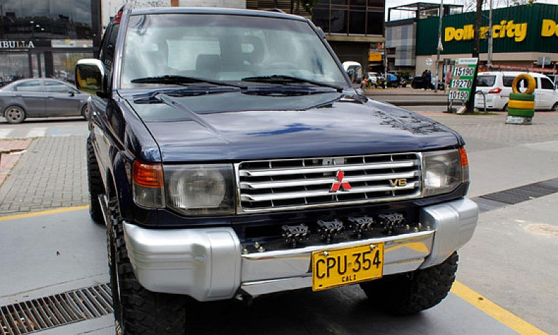 Mitsubishi Montero H...
