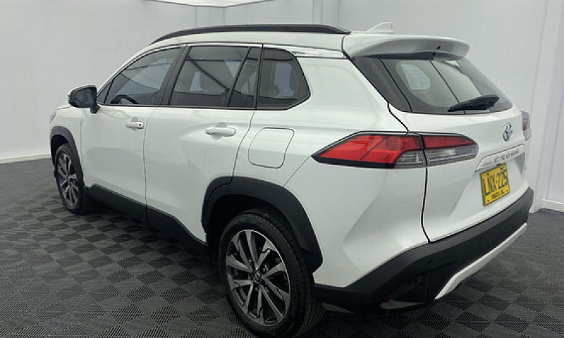 Toyota Corolla Cross...