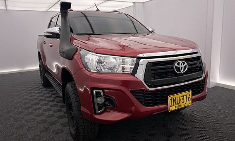 Toyota Hilux 2.8 Srx...