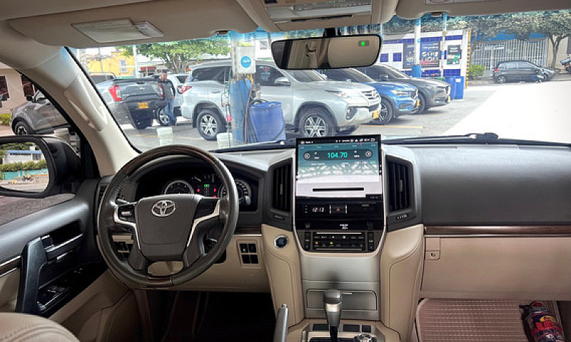 Toyota Land Cruiser ...