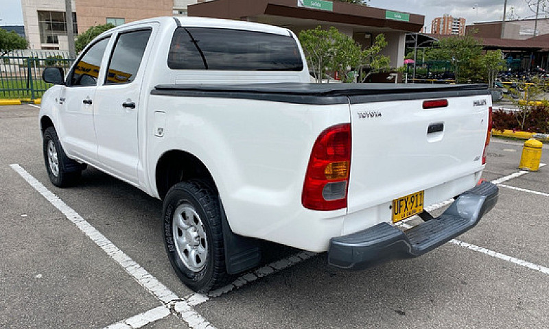 Toyota Hilux 2.5 Imv...