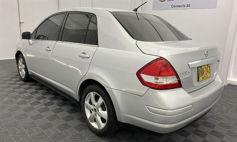 Nissan Tiida 1.8 Pre...