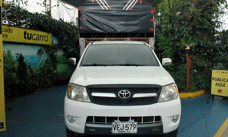 Toyota Hilux 2.7 Est...
