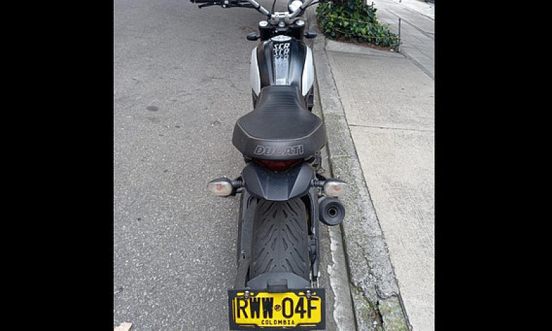Ducati Scrambler 800...