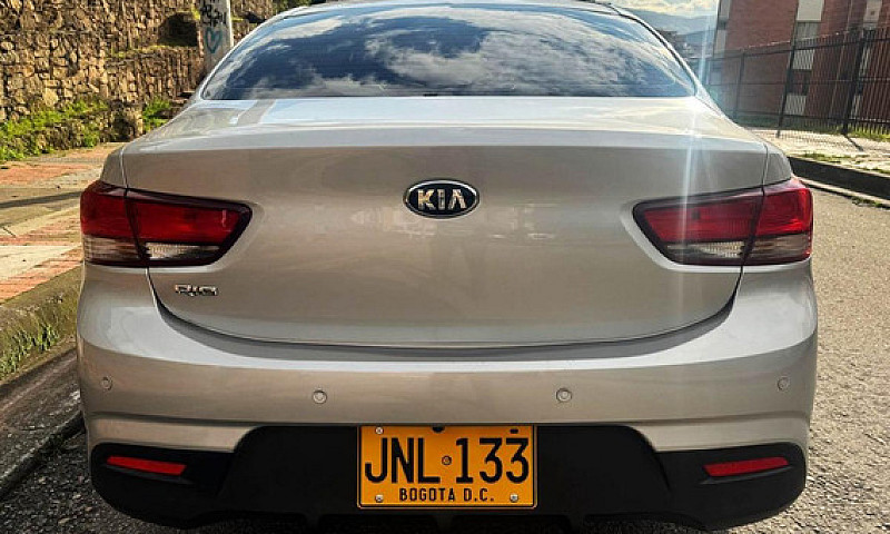 Kia Rio 1.4 Vibrant...