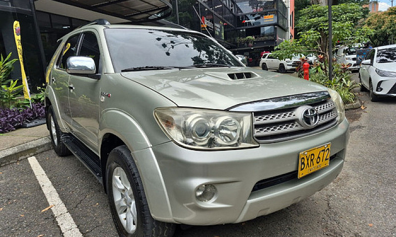 Toyota Fortuner 3.0 ...
