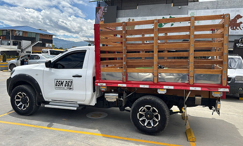 Nissan Frontier 2.5L...