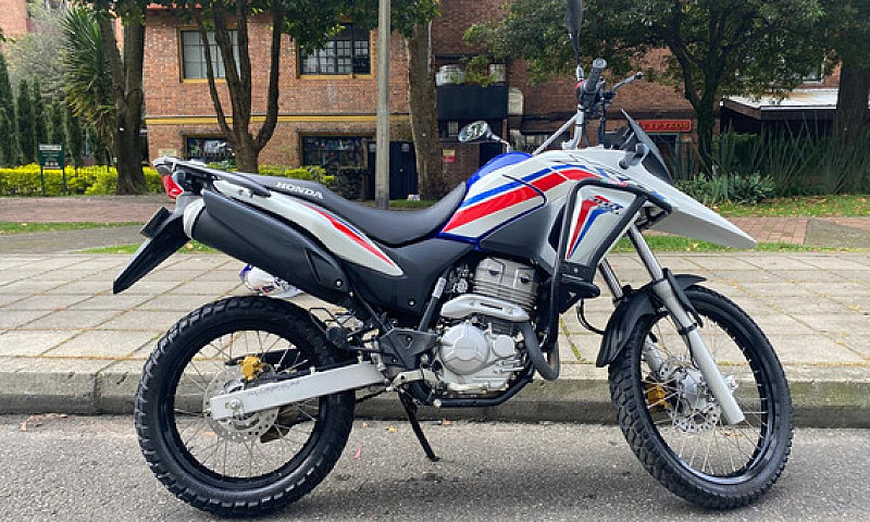Honda Xre 300 Rally...