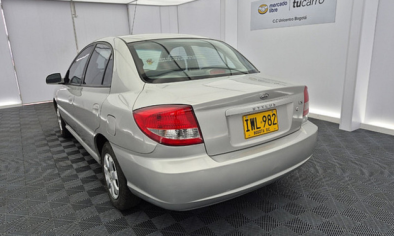 Kia Rio Stylus Ls 1....