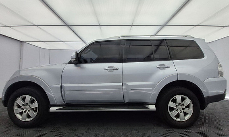 Mitsubishi Montero 3...