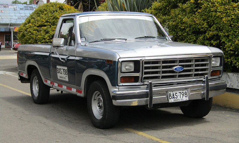 Ford F-150 5.2 Laria...