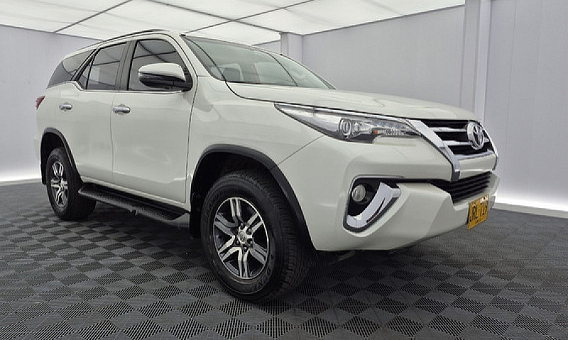 Toyota Fortuner 2.7L...