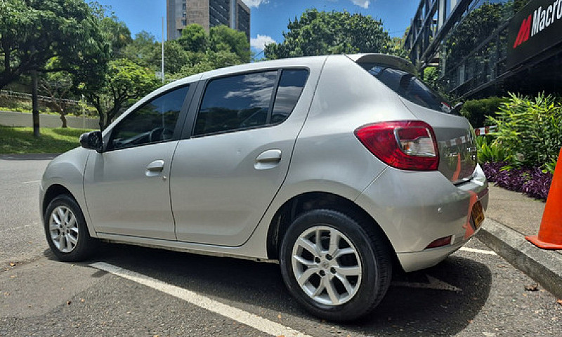 Renault Sandero 1.6 ...