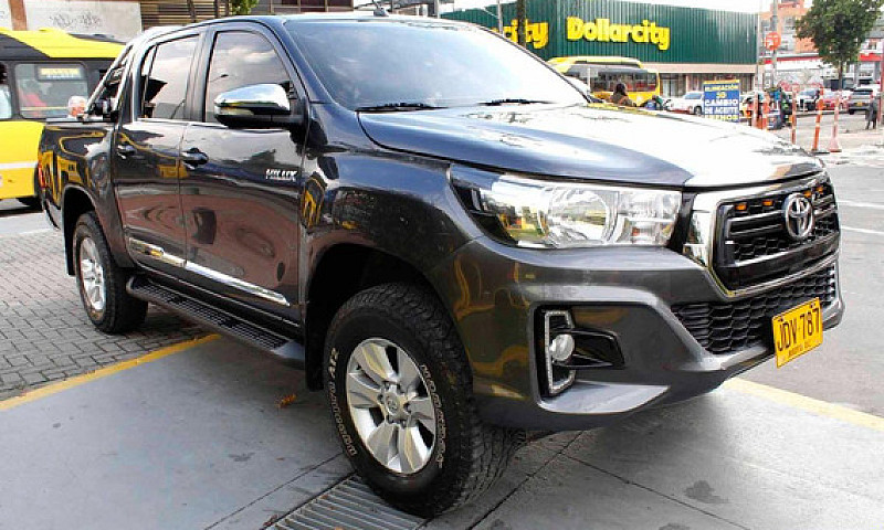 Toyota Hilux Srv Dob...