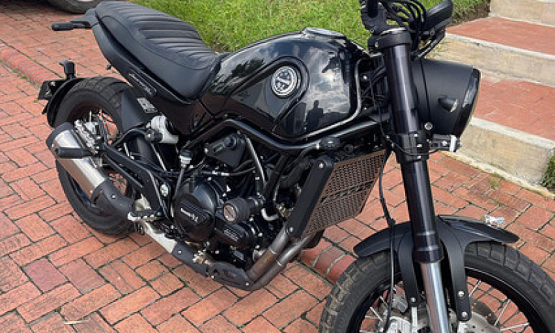 Benelli 500 Leoncino...