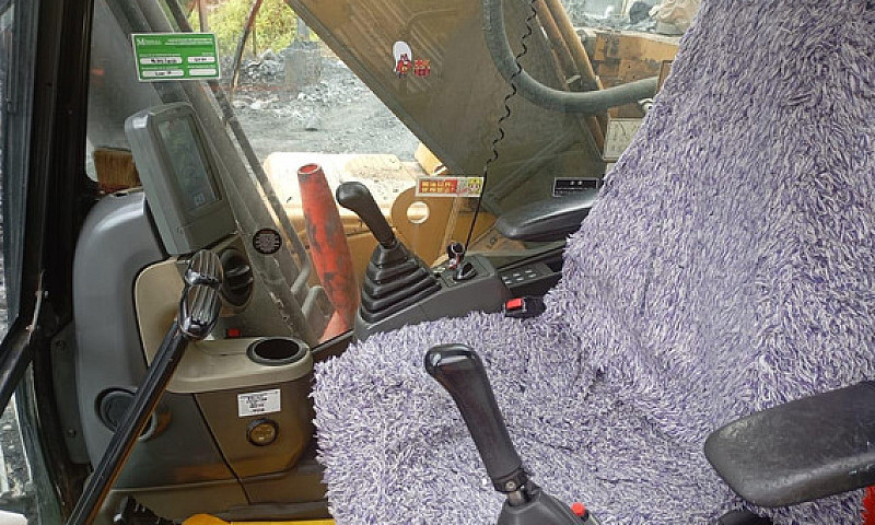Excavadora Cat 320D...