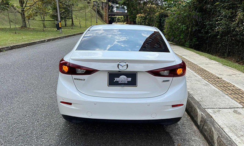 Mazda 3 Touring...