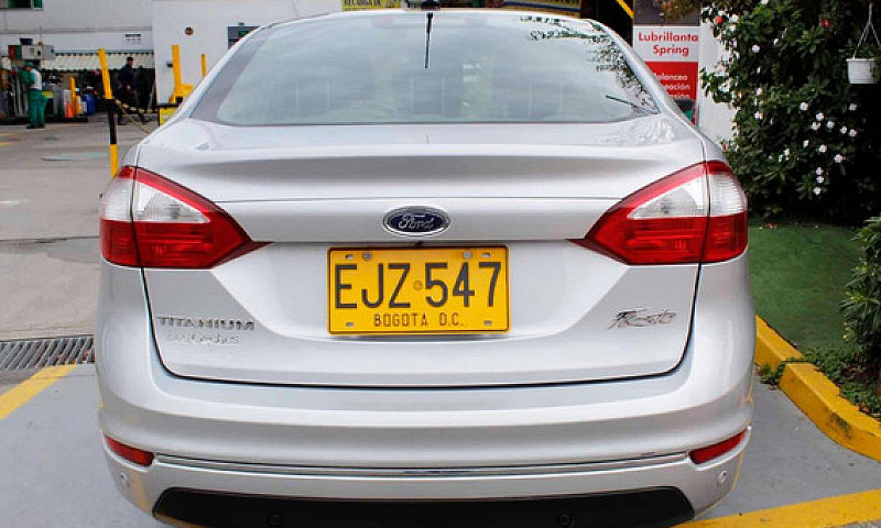 Ford Fiesta 1.6 Tita...