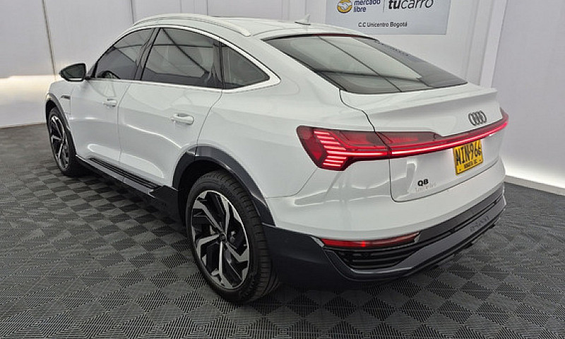 Audi Q8 E-Tron 0.0 Q...