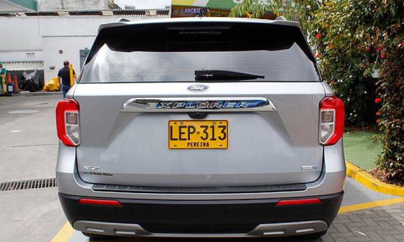 Ford Explorer Xlt 20...