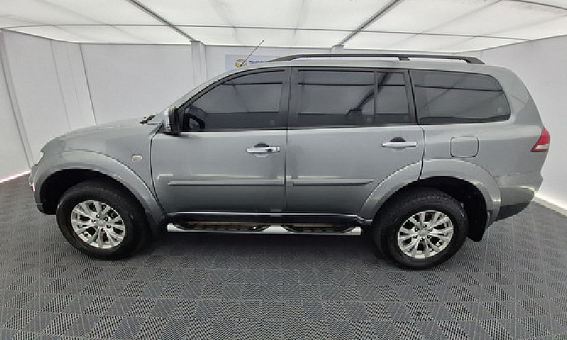 Mitsubishi Nativa 3....