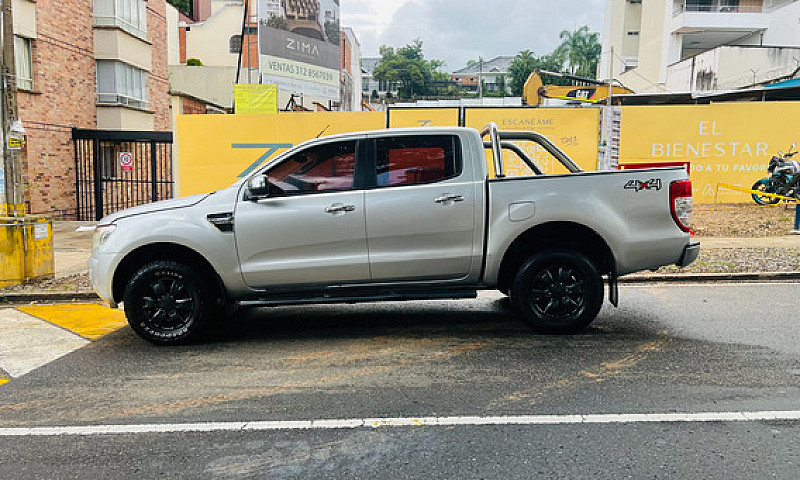 Ford Ranger 2.2 Xlt...