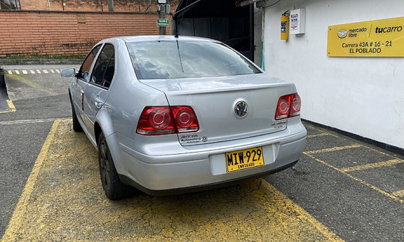 Volkswagen Jetta 2.0...
