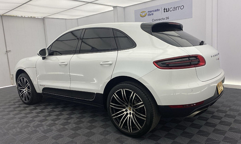 Porsche Macan ...