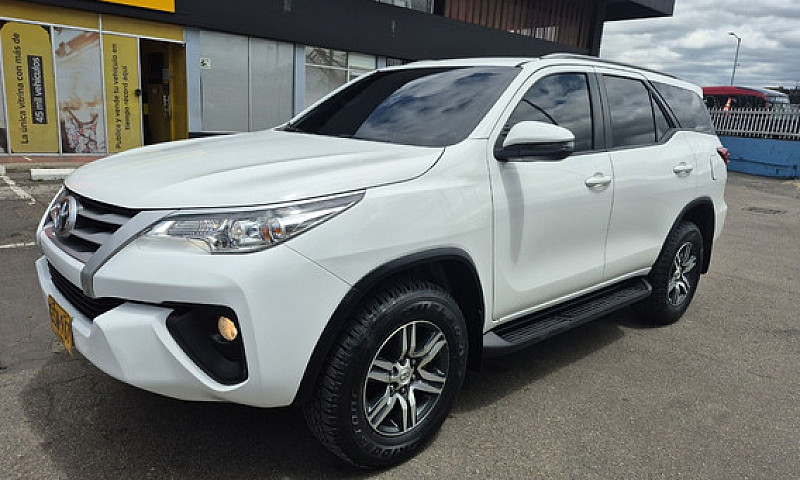 Toyota Fortuner 2.8L...
