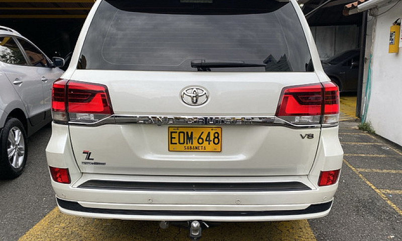 Toyota Land Cruiser ...
