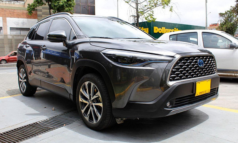 Toyota Corolla Cross...