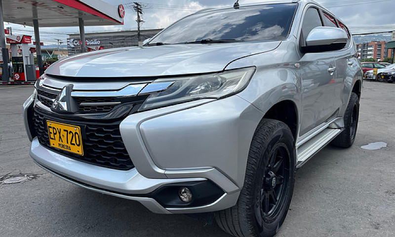 Mitsubishi Montero S...