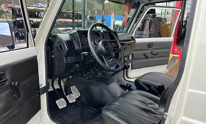 Chevrolet Samurai 1....