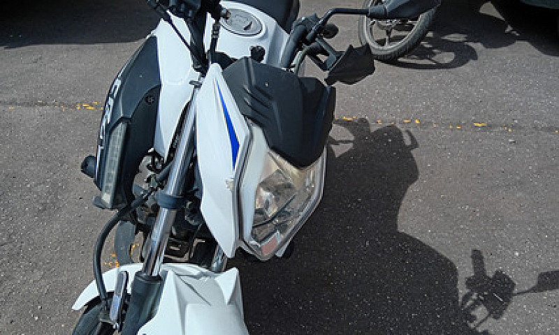 Se Vende Moto Akt Cr...