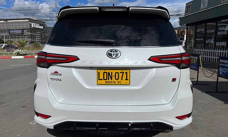 Toyota Fortuner Grs ...