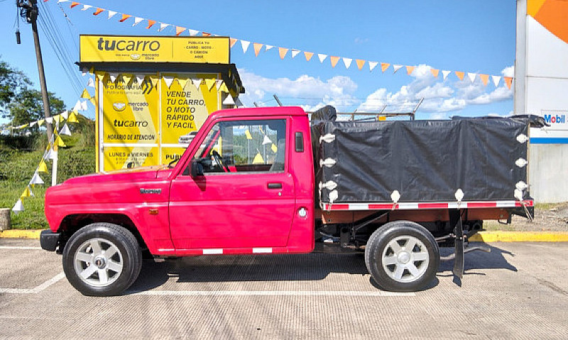 Toyota Hilux 2.3...