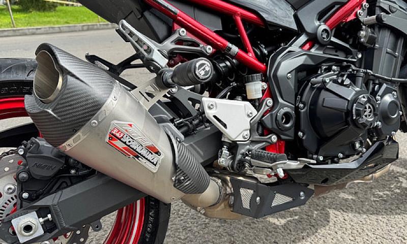 Kawasaki Zr900 2024...