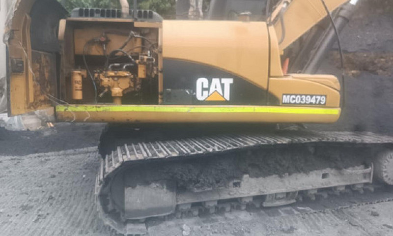Excavadora Cat 320D...