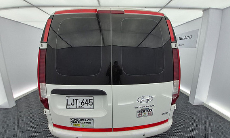 Hyundai Staria 2.2L ...