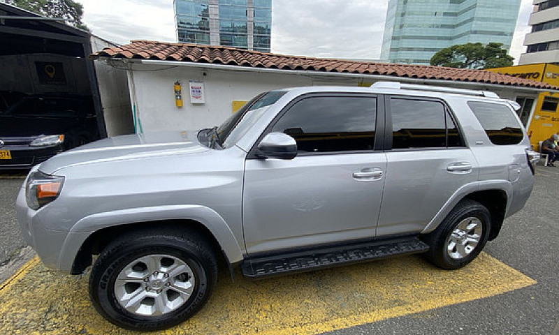 Toyota 4Runner 4.0 S...
