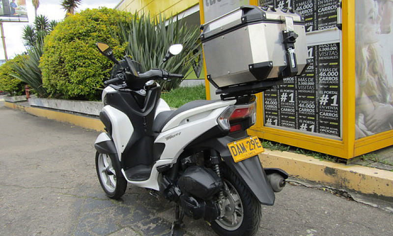 Yamaha Scooters Tric...