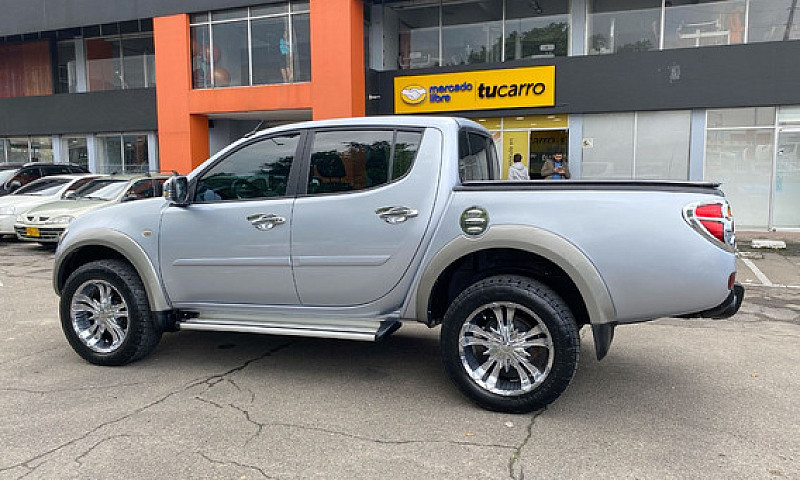 Mitsubishi L200  Spo...