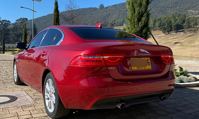 Jaguar Xe 25T 2.0 Tu...