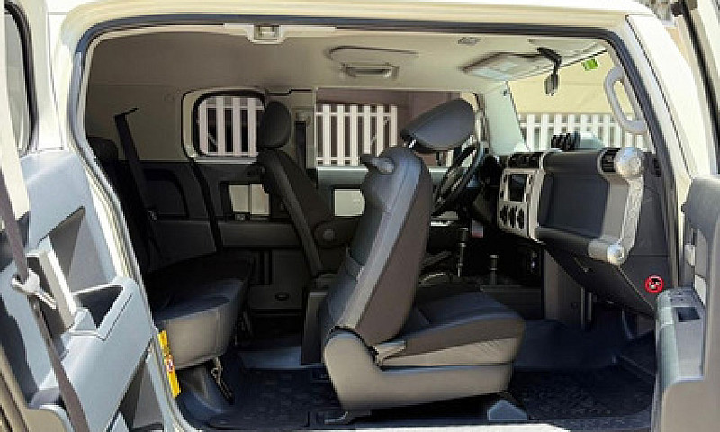 Toyota Fj 2020...