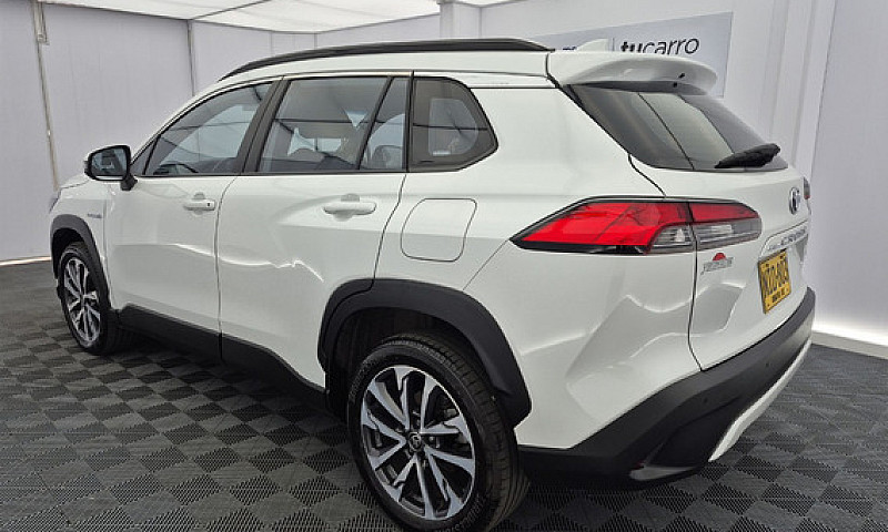 Toyota Corolla Cross...