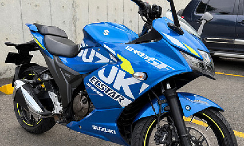 Suzuki Gixxer Sf 250...