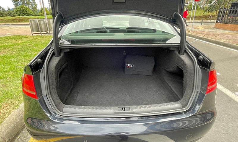 Audi A4 1.8 Tfsi Com...