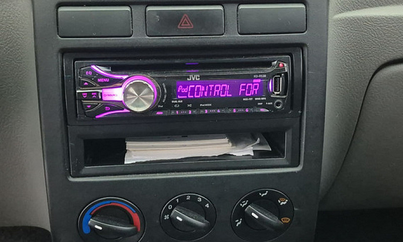 Kia Rio Stylus Ls 1....